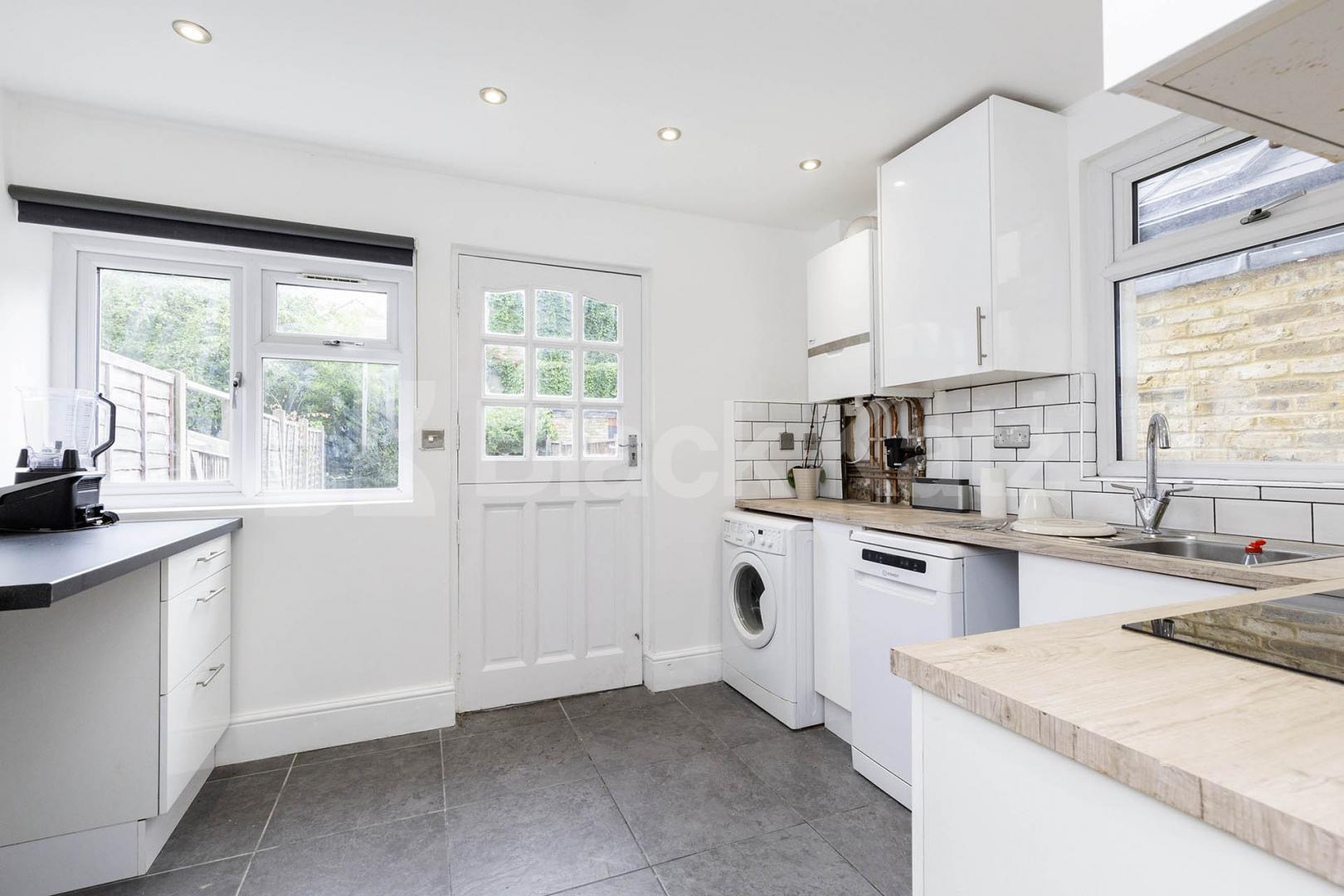 Modern Apartment Edinburgh Road, Hanwell